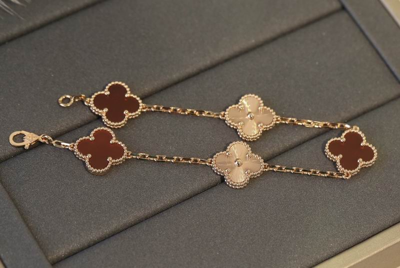 Van Cleef & Arpels bracelet 12yxq03